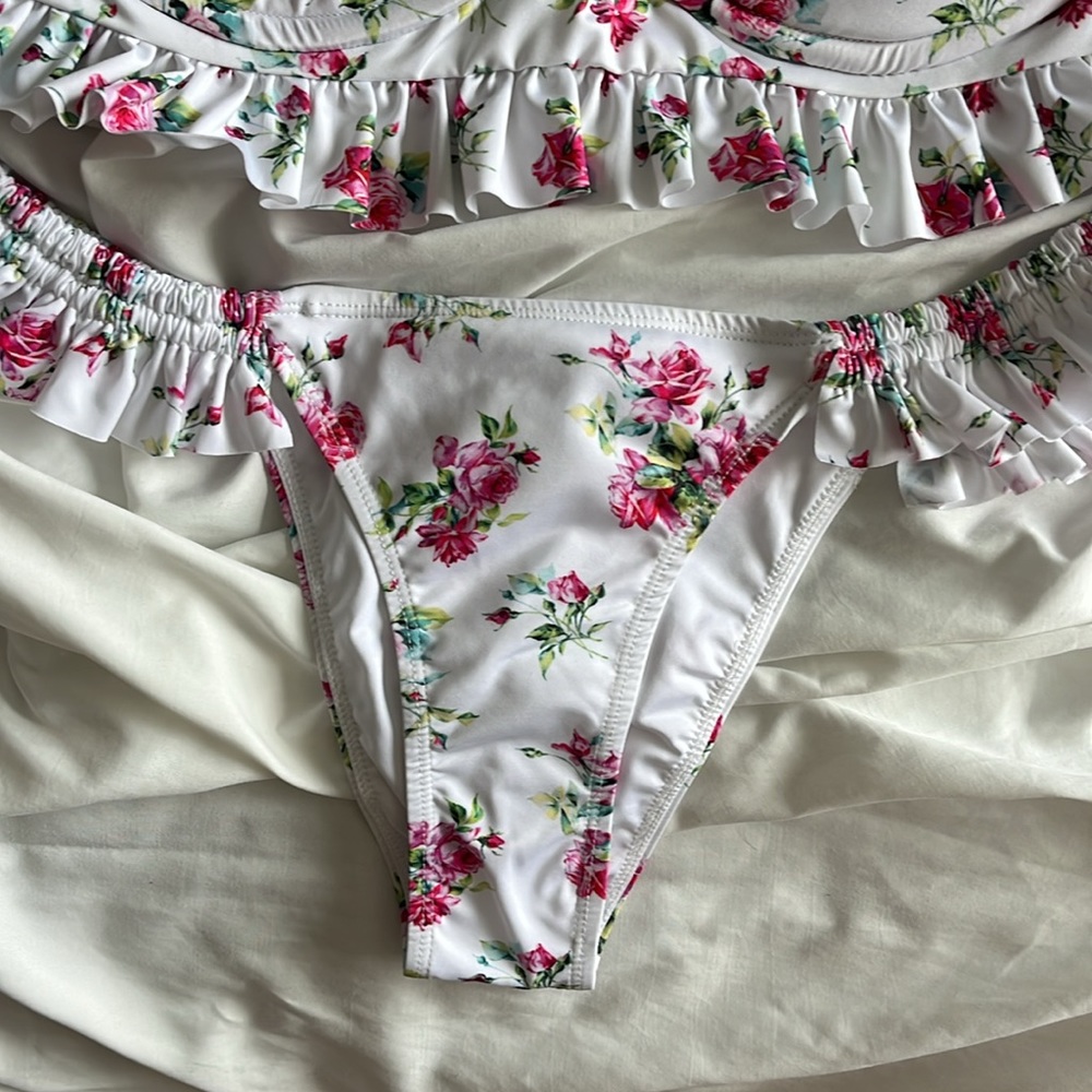 NWOT Kitess Bikini 👙 - Picture 6 of 11